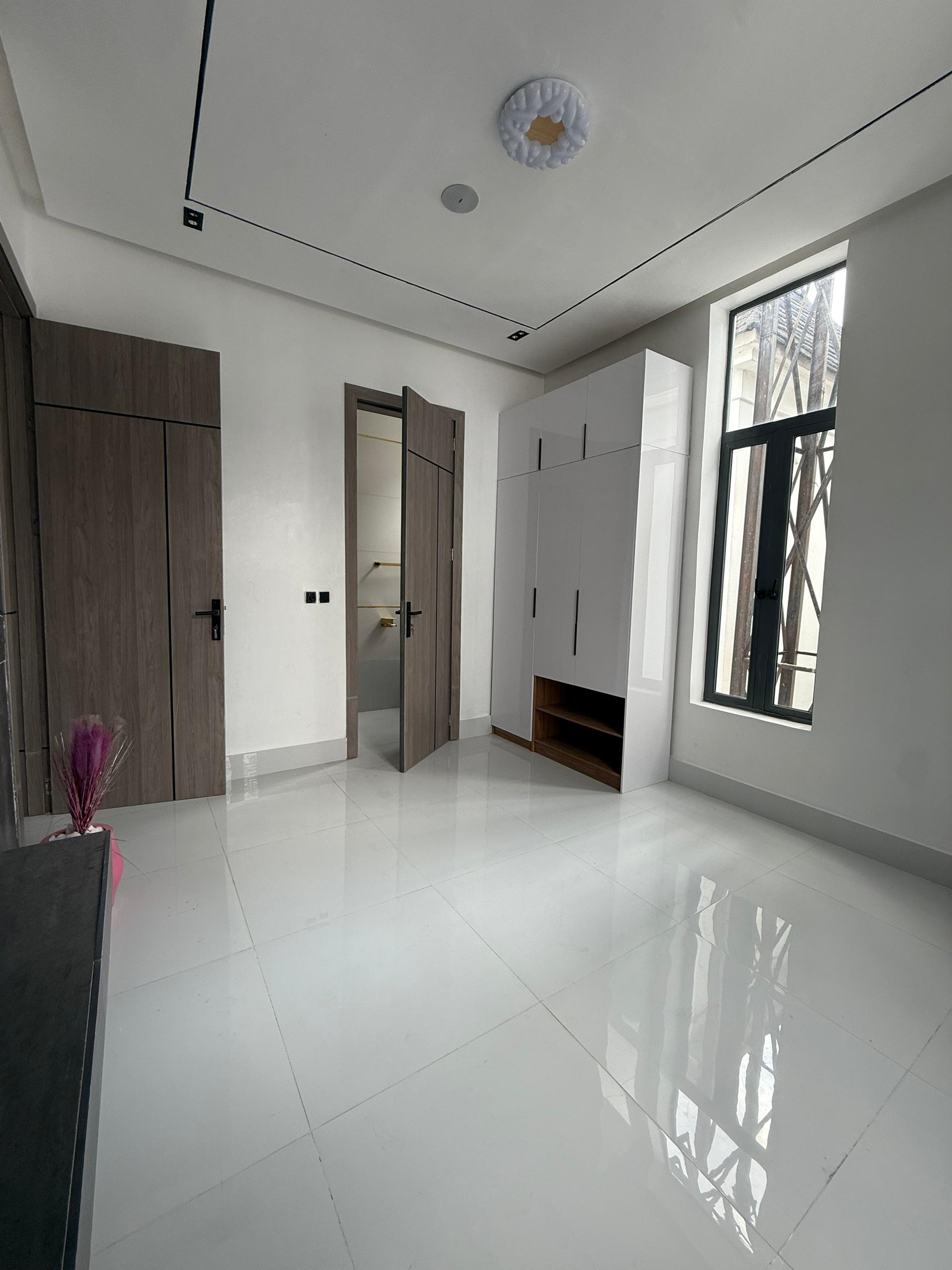 Spacious 5-Bedroom Detached Residence | Chevron, Lekki — photo 3