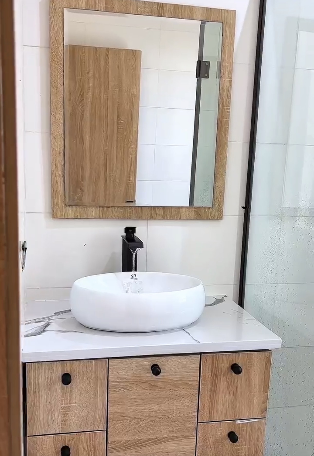 Sophisticated 2 Bedroom, Lekki Phase 1 — photo 5