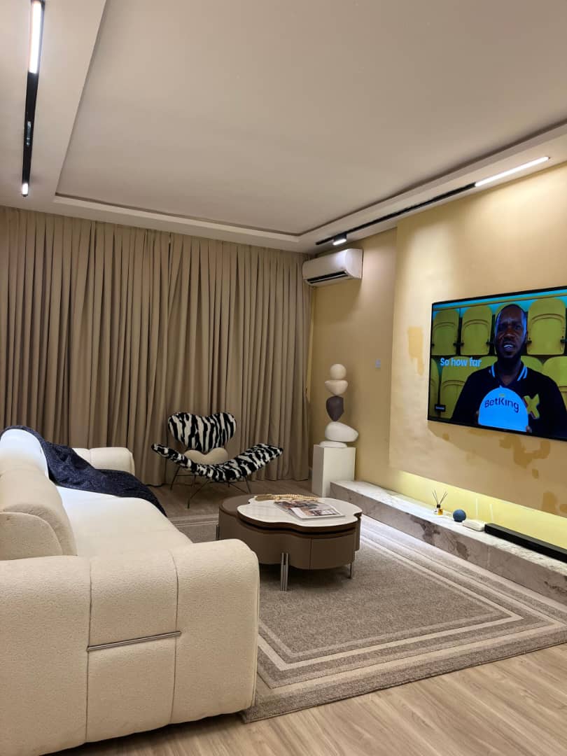 Banana Island Aura: A Curated 2 Bedroom Suite — photo 4