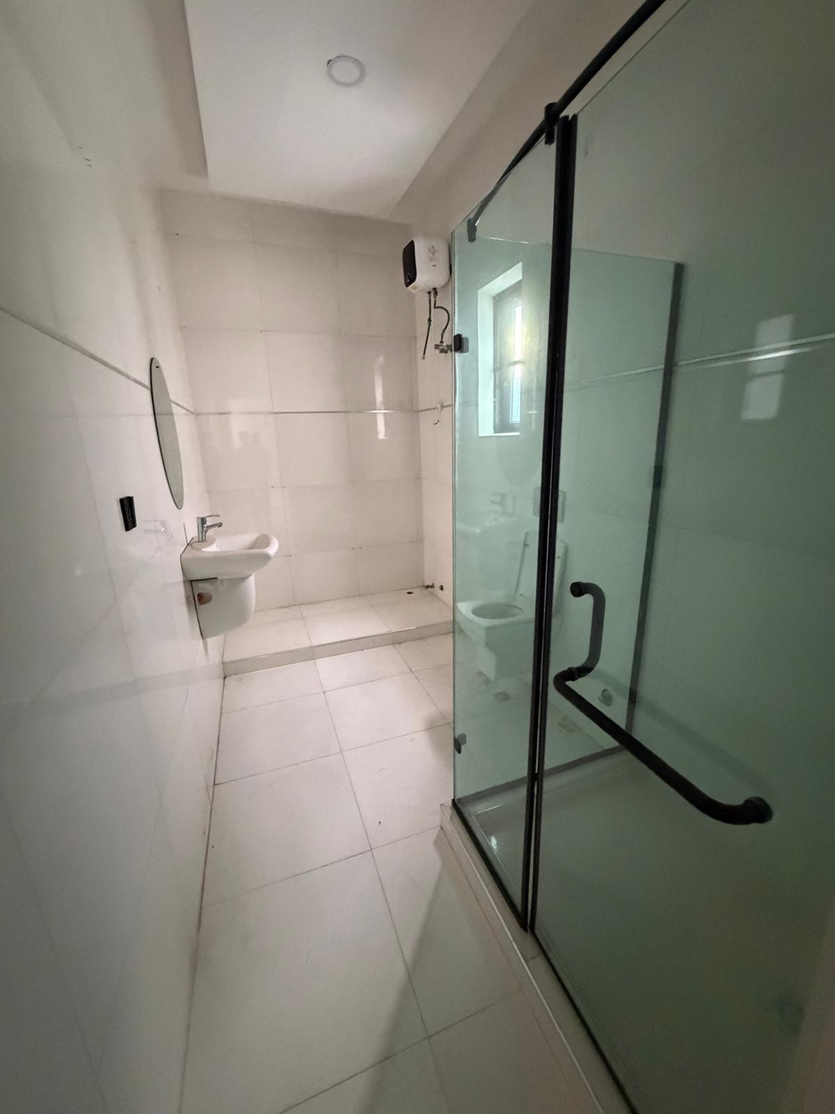 5 bedroom fully detached duplex with swimming pool — photo 2