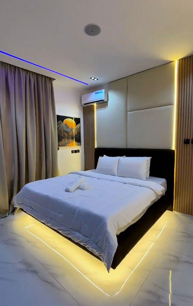 Sophisticated 2 Bedroom, Lekki Phase 1 — photo 1