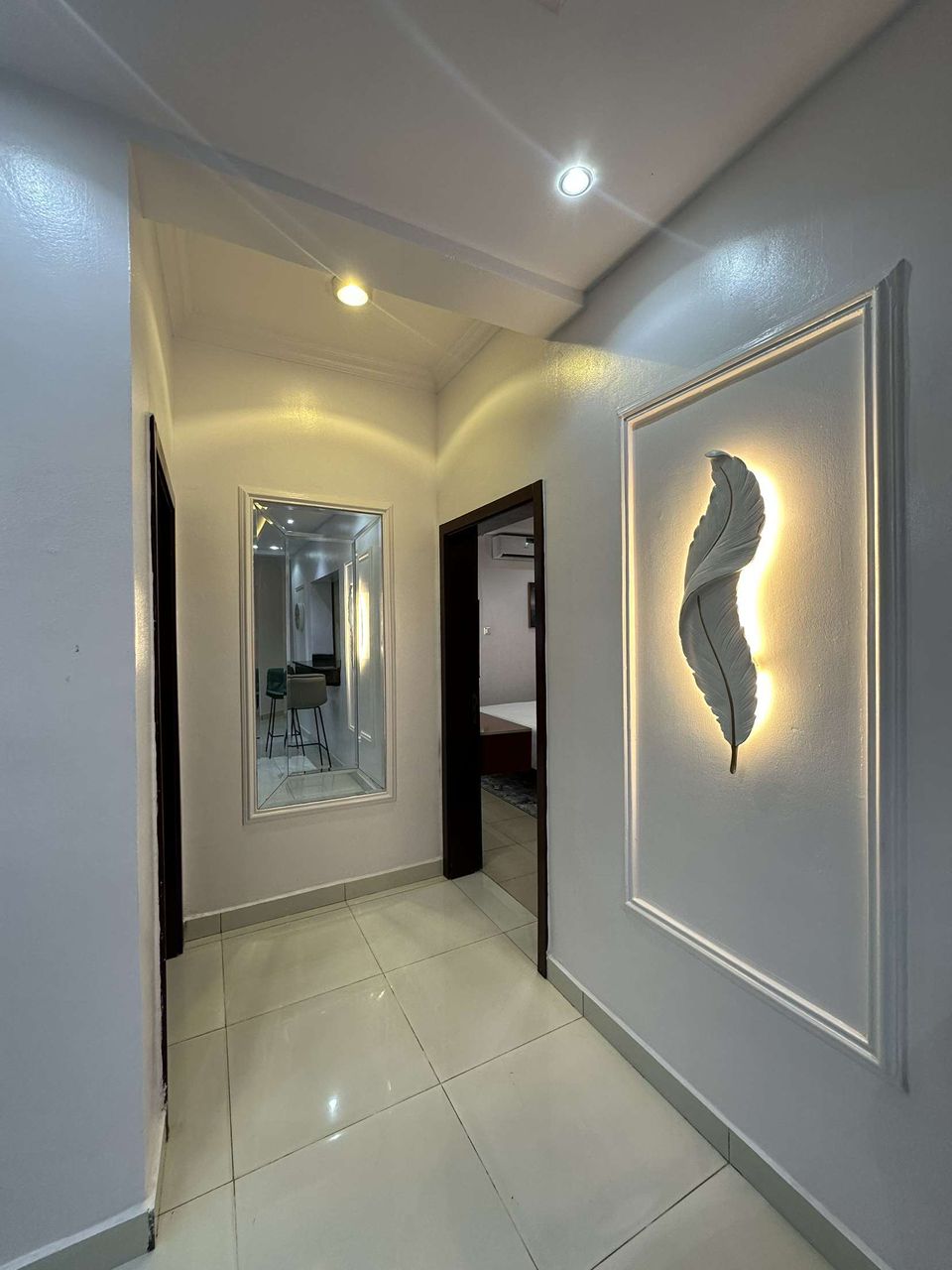 Modern 3-Bedroom Apartment | Osapa, London β photo 5