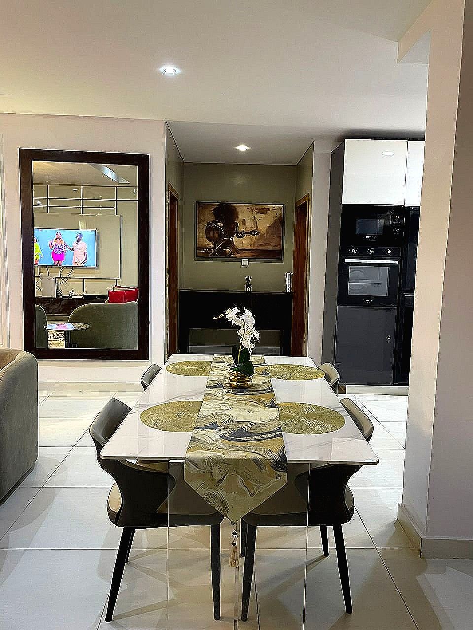 Premium Serviced Suite, Lekki Phase 1 — photo 3