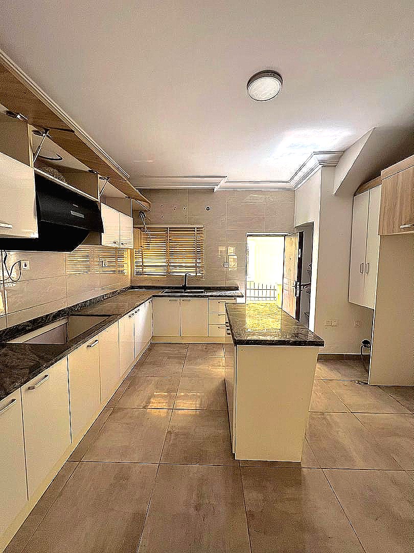 6 bedroom fully detached house with bq — photo 7