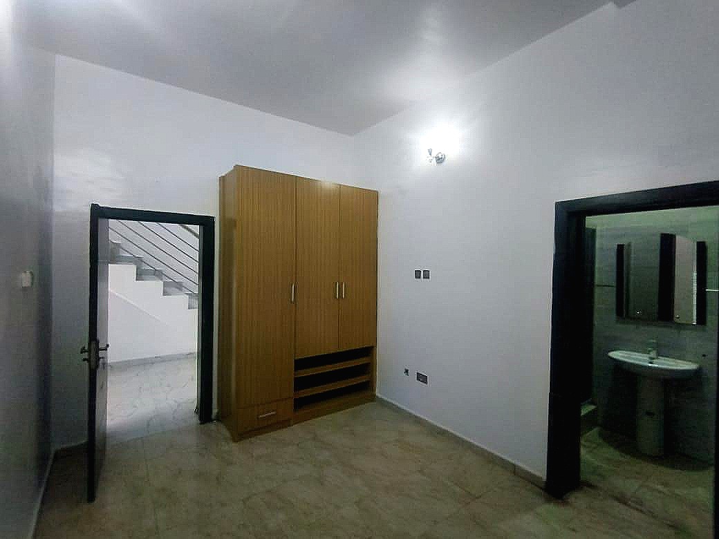 4 bedroom semi detached + bq — photo 5
