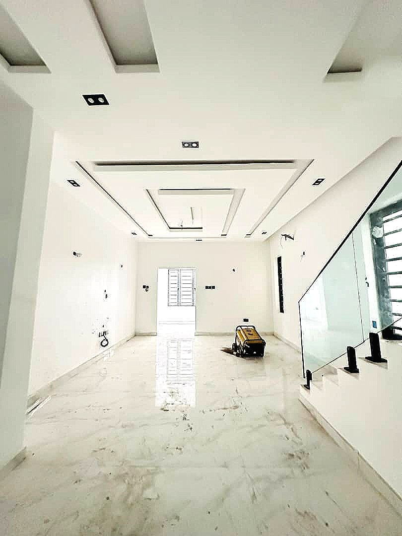 Luxurious 4Bedroom Fully Detached Duplex For Sale. — photo 3