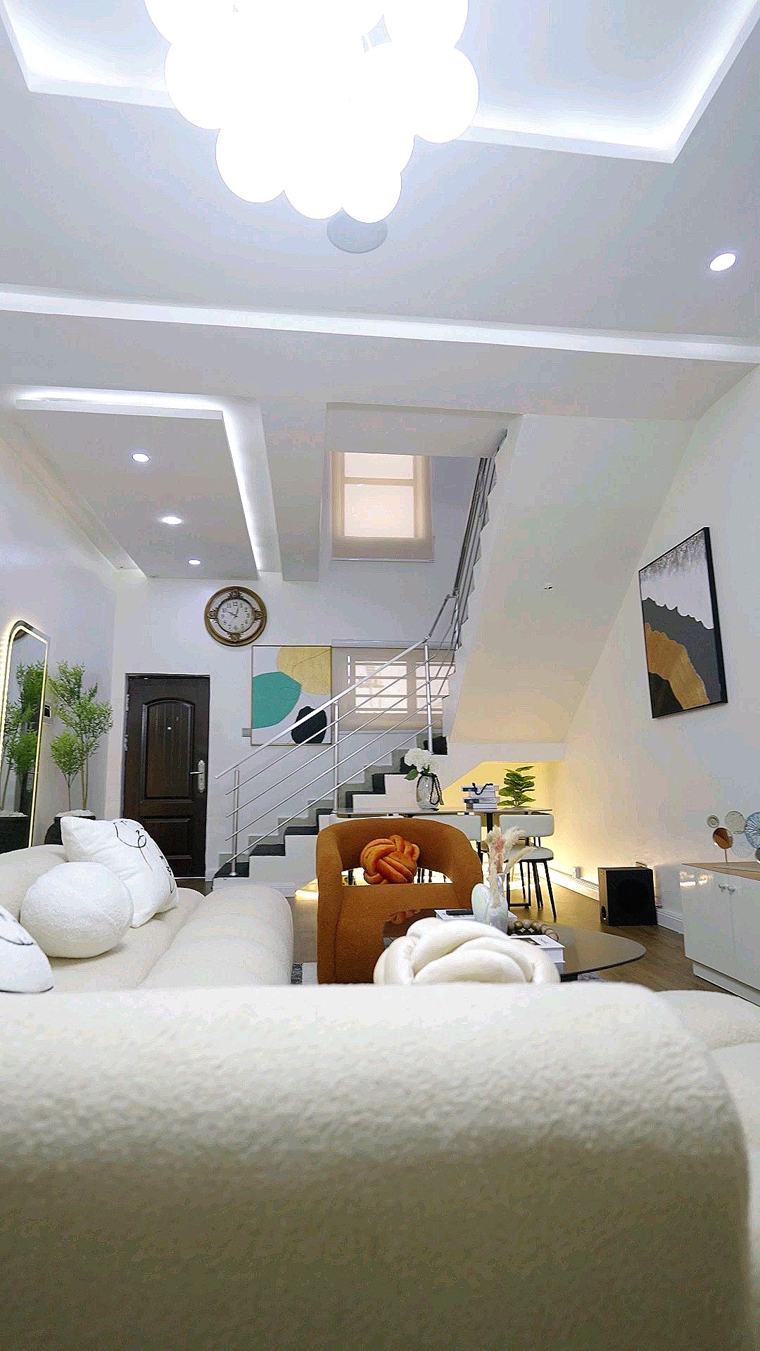 Crowned Comfort: 2 Bedroom Duplex | Pool & Gym, Lekki — photo 2