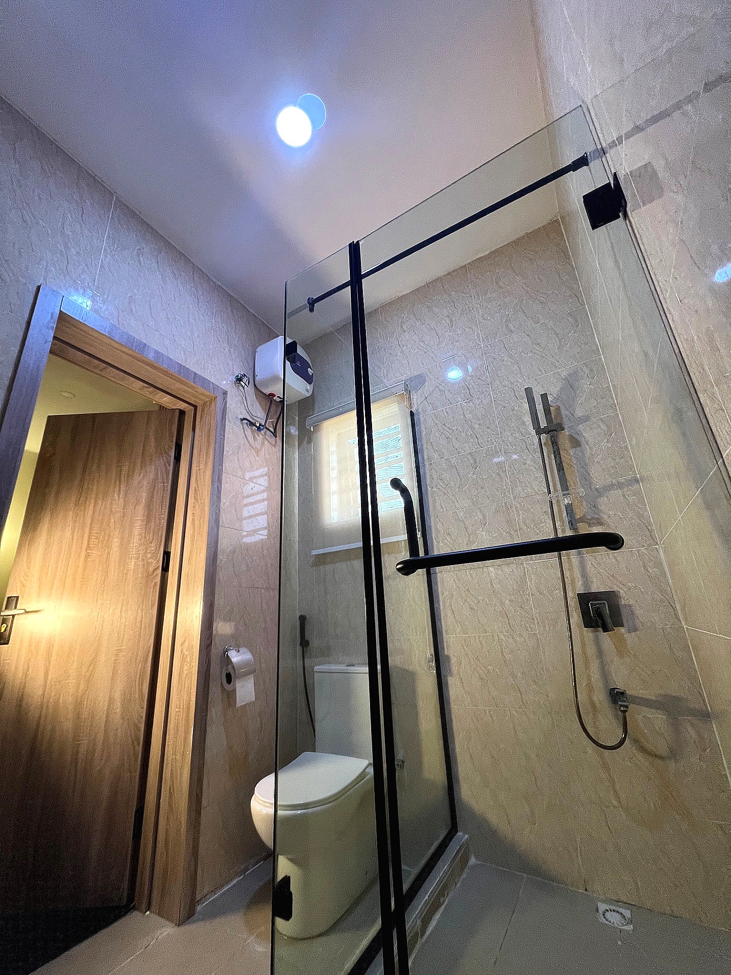 Crowned Comfort: 2 Bedroom Duplex | Pool & Gym, Lekki — photo 8