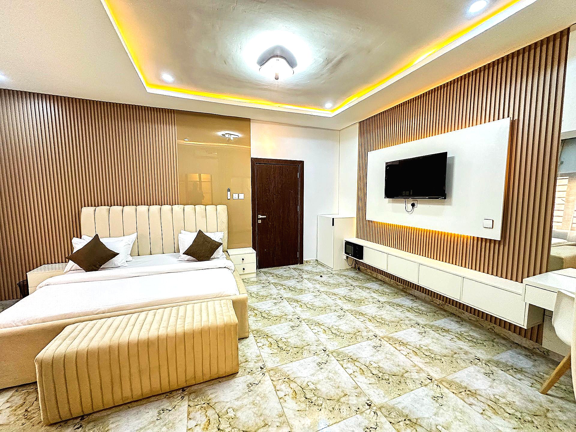 Luxury Guzape 1 Bedroom | High-Speed Wi-Fi & 24/7 Power — photo 3