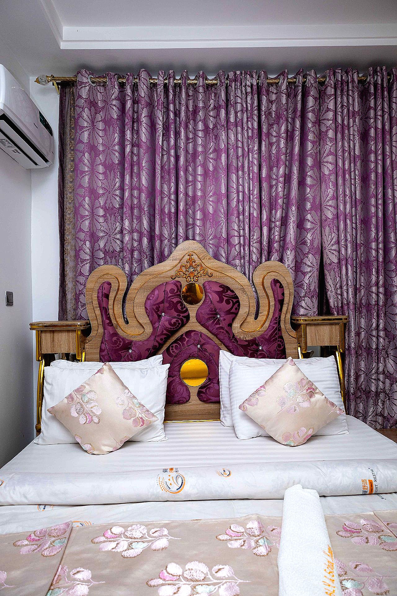 Premium Executive Room Asokoro with Workspace — photo 2