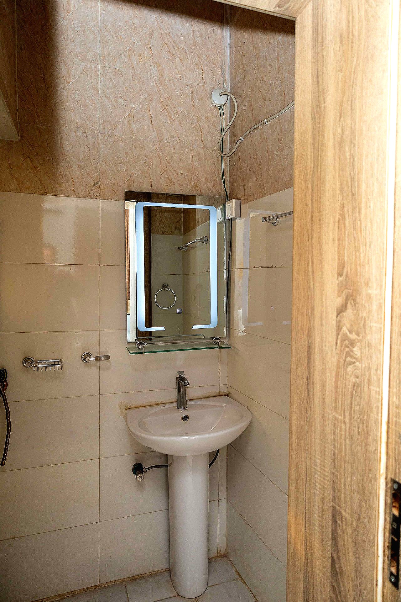 Standard Single room home away from home | Asokoro — photo 3