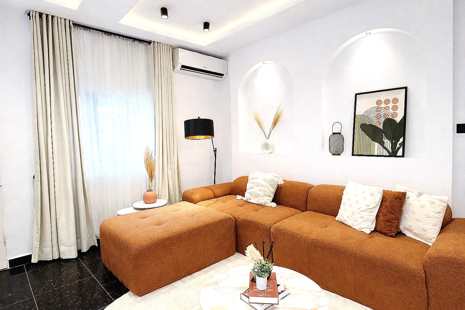 Escape to Soft Life | Luxury 3bedroom, Ago Palace — photo 3