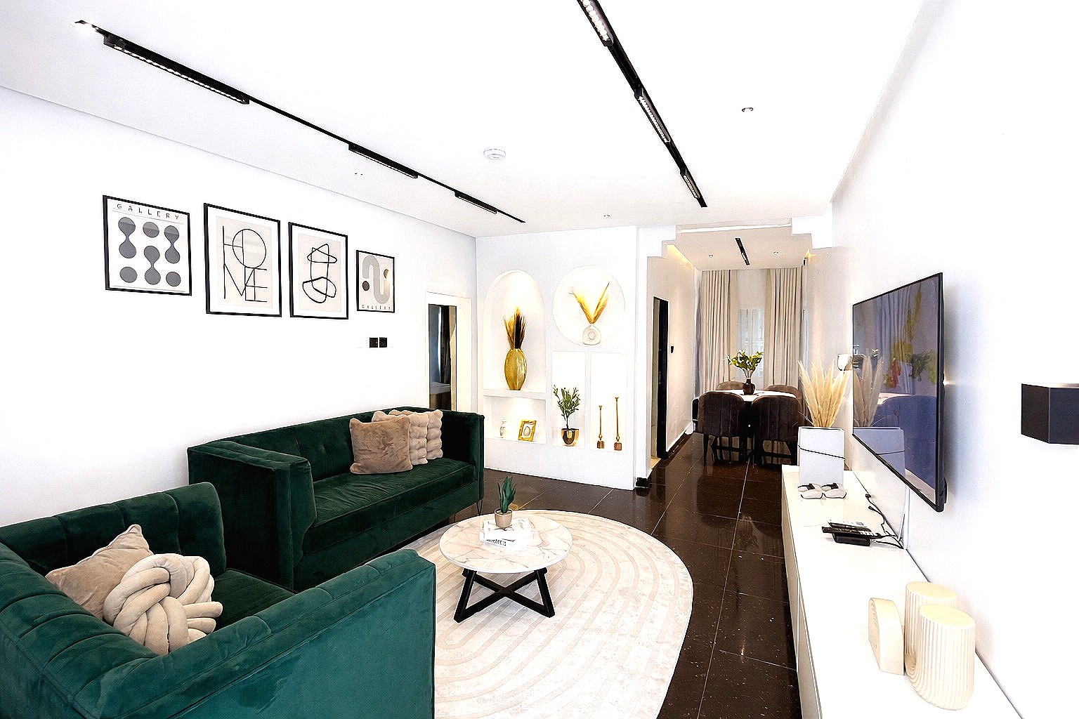 Luxury Living: 2 Bedroom with 24/7 Power, in Ago Palace — photo 1