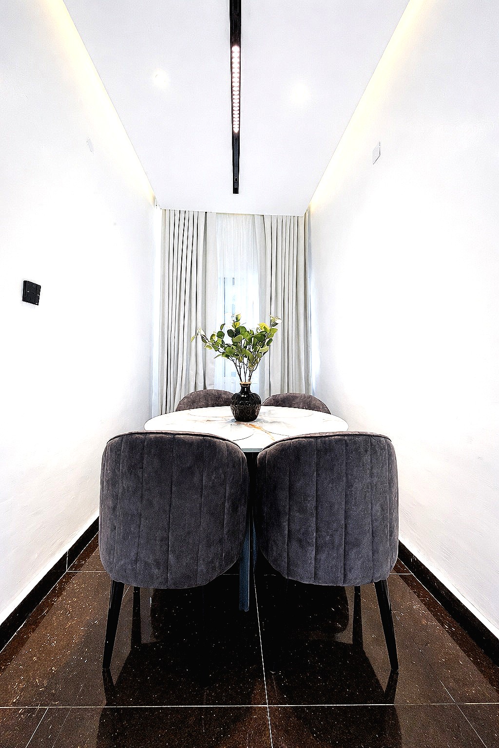 Luxury Living: 2 Bedroom with 24/7 Power, in Ago Palace — photo 5