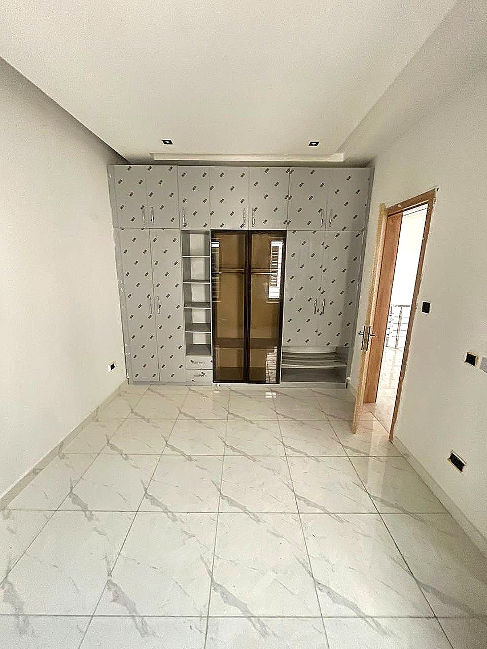 Spacious 4-Bedroom Luxury Duplex, General Paint Ajah — photo 5