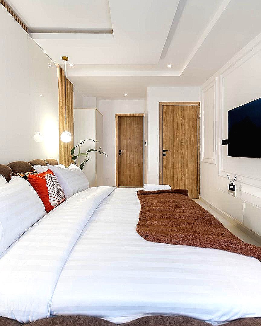 Lekki Phase 1 Escape: 2Bedroom designed for Comfort — photo 7
