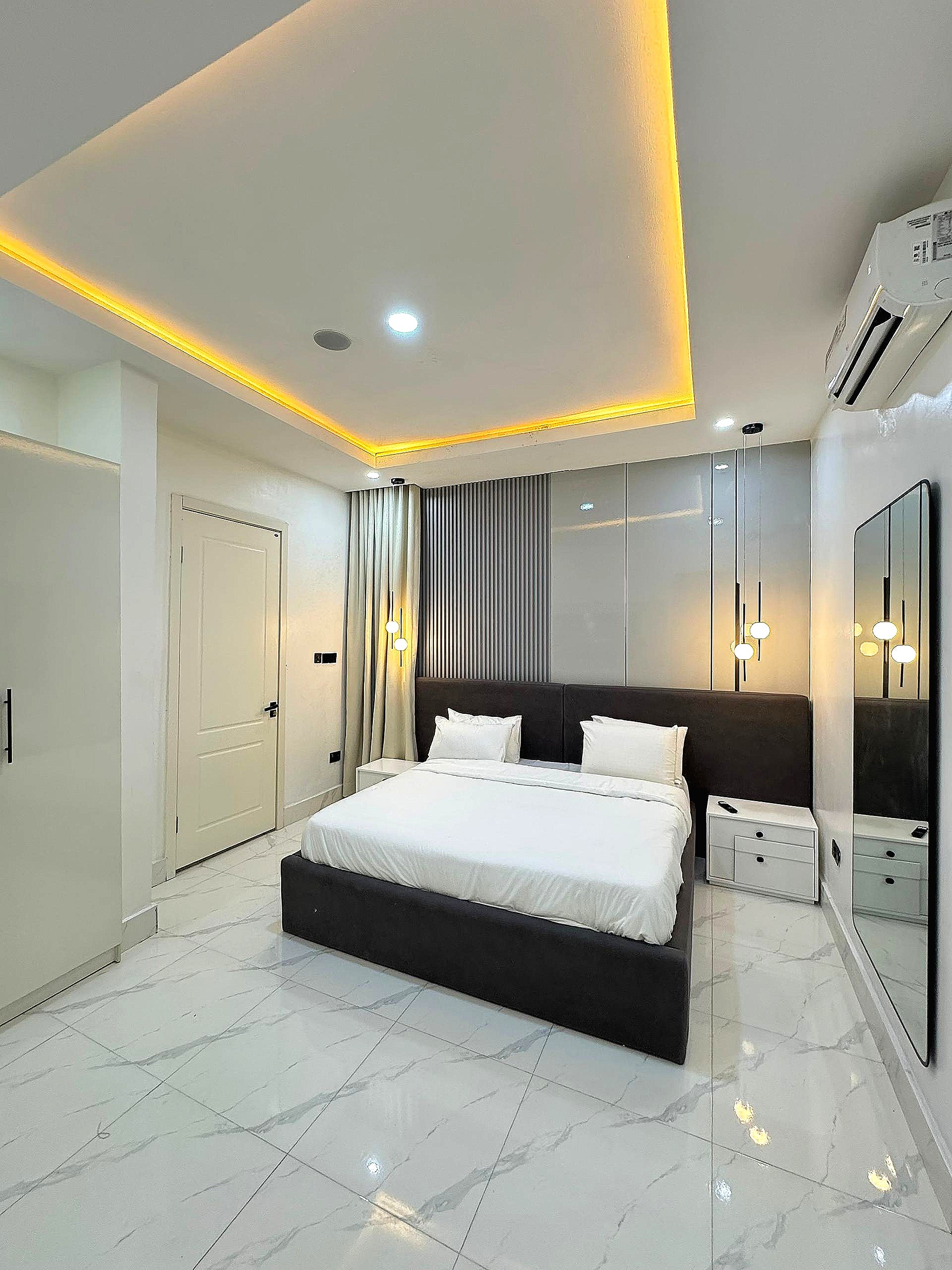 Six Bedroom Luxury Stay in Lekki Phase 1 — photo 2