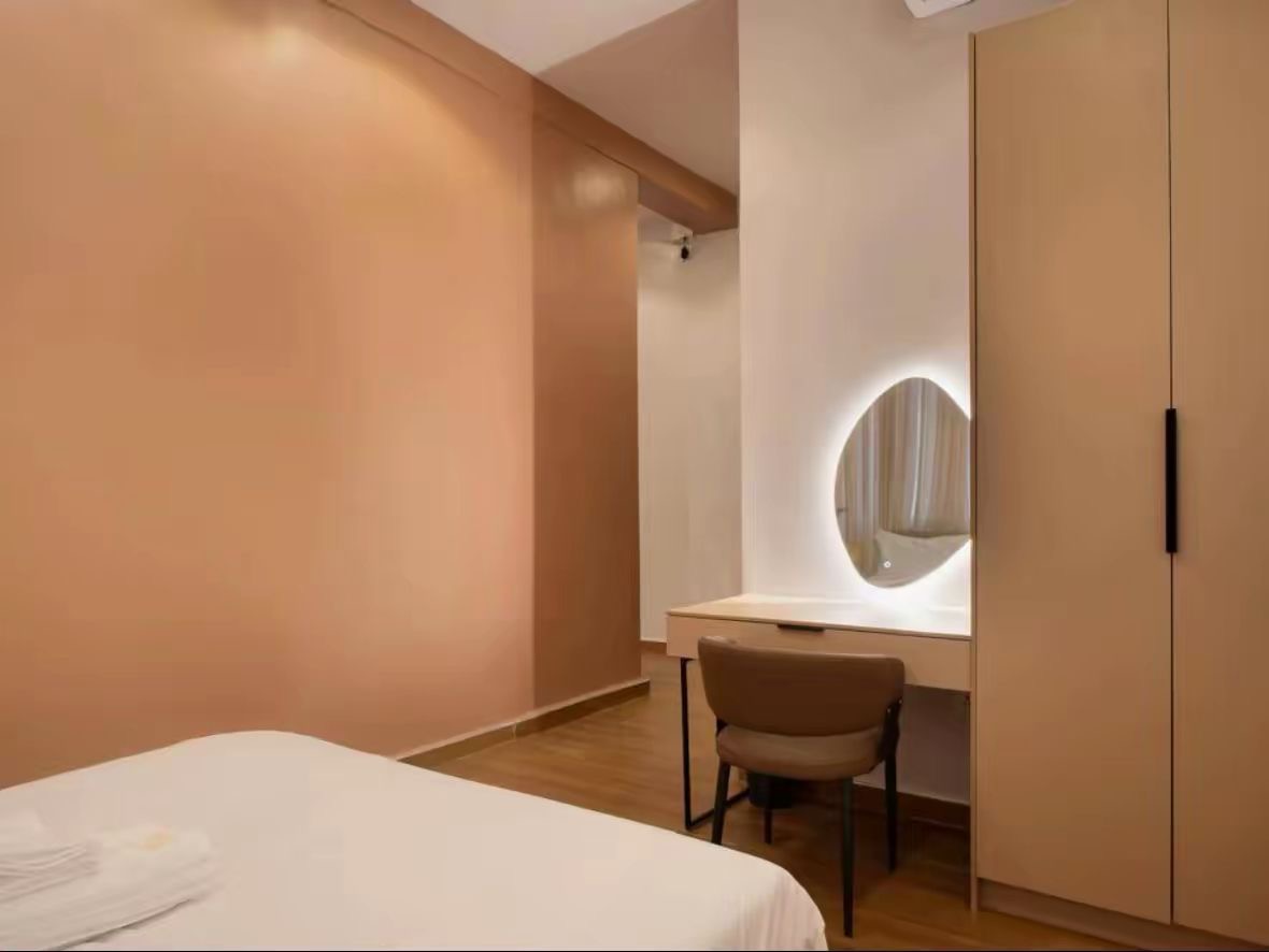 The Curator’s Suite | Art-Inspired Luxury Oniru, Lekki — photo 5